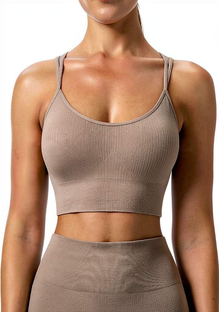 Femme portant le soutien-gorge de sport Briskorrow lors d'une séance de yoga